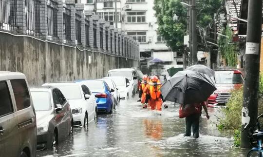 武汉通报大风中吊篮撞楼2人死亡 官方发布最新消息