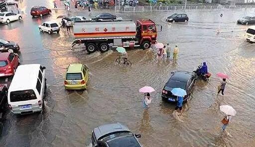 南方今天仍有大范围强对流 中央气象台发布暴雨蓝色预警