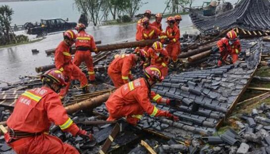 浙江衢州强对流导致一凉亭发生倒塌 7人受伤目前已送医