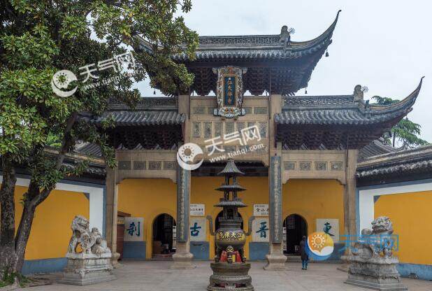 白蛇传中白素贞为爱水漫金山现实中金山寺在哪 白蛇传