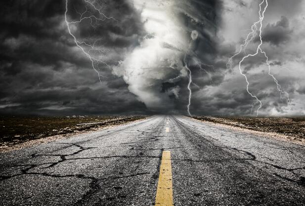 下击暴流是什么意思 下击暴流和龙卷风有什么区别