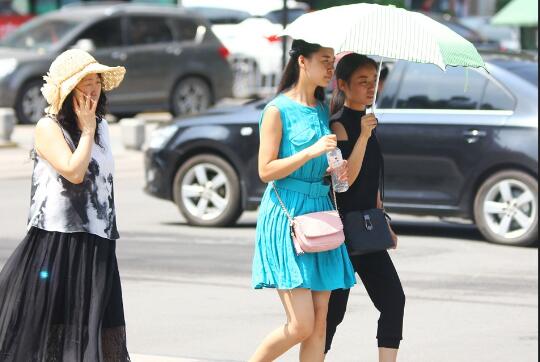 今天江南华南一带仍有强降雨 广东海南等地气温30℃以上