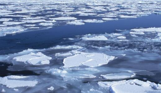 全球最大冰山从南极脱离是怎么回事 专家：属于正常现象
