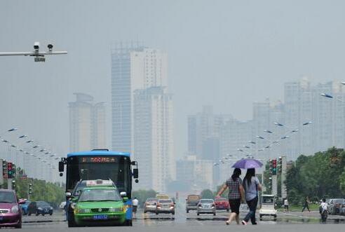 郑州拉响今年首个高温橙色预警 市区最高气温升至37℃以上