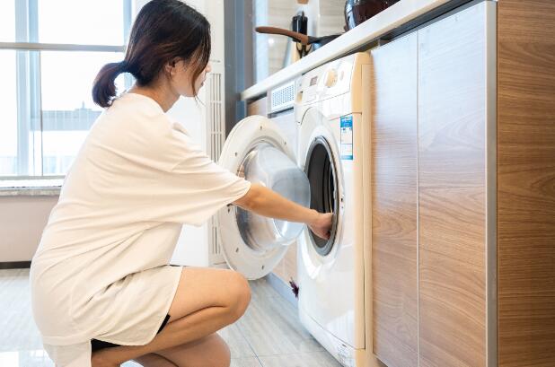 洗衣机是否需要定期清理 家里的洗衣机怎么清洗
