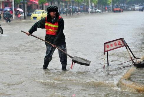 江西暴雨赣江上中游发生超警洪水 目前累计3.6万人受灾