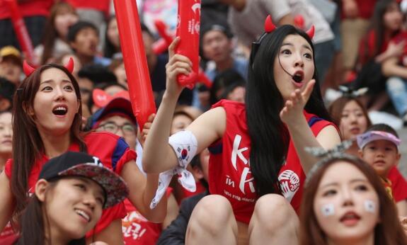韩国20岁群体过半赞成不婚不育 为什么年轻人都不愿意生了