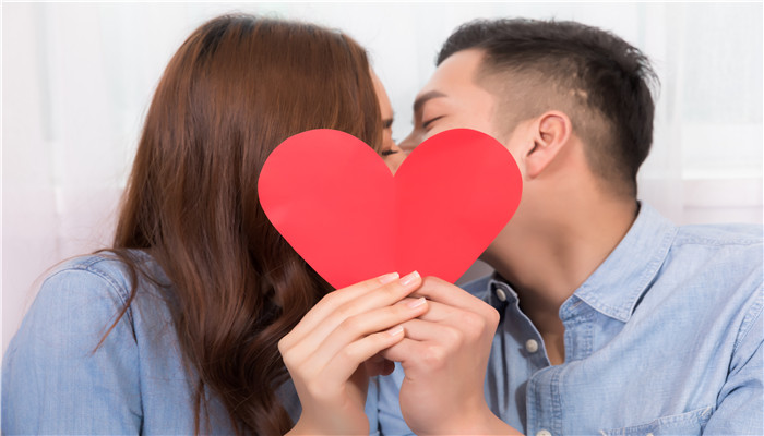 接吻時(shí)為什么會(huì)閉上眼睛 接吻為什么要閉著眼