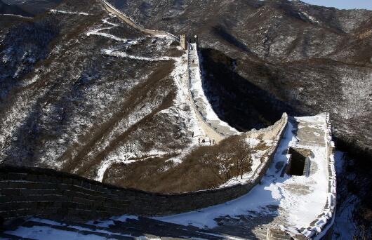 陕西沙漠下发现罕见明长城营堡 专家：具有重要文化与学术价值
