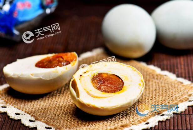 端午节吃咸鸭蛋的寓意 端午吃咸鸭蛋什么说法
