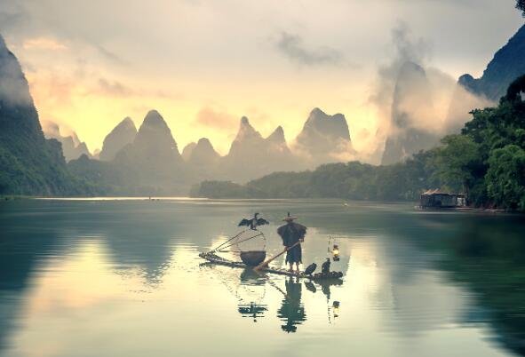 桂林市最著名的水指的是哪条江 桂林山水甲天下的水指的是什么