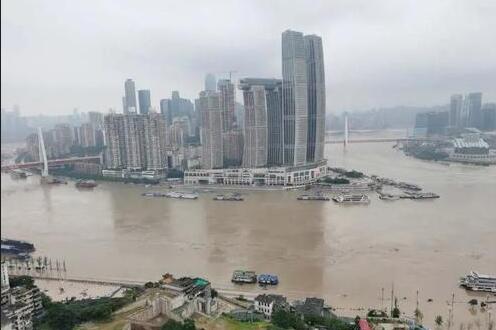 重庆拉响今年首个洪水预警 29条中小河流出现1-7米涨水