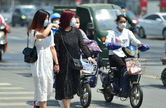 全国多地开启高温模式 北京河北等地发布高温预警