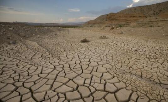 美国西部近5成地区遭遇“极端”干旱 加州1500座水库储水量低一半