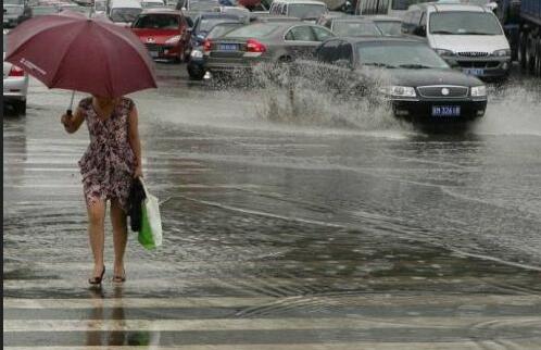 内蒙古多地出现暴雨＋强对流 局地最高气温25℃体感舒适