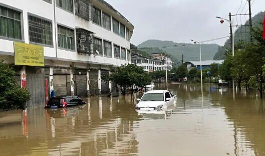 贵州暴雨已有3条河流出现超警洪水 贵州强降雨还要下多久