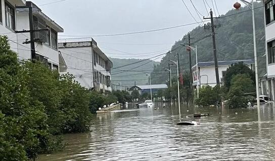 南方大暴雨来了 气象台已连续5天发布暴雨黄色预警