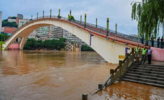 重庆发布橙色洪水预警 目前已紧急转移群众2万余人