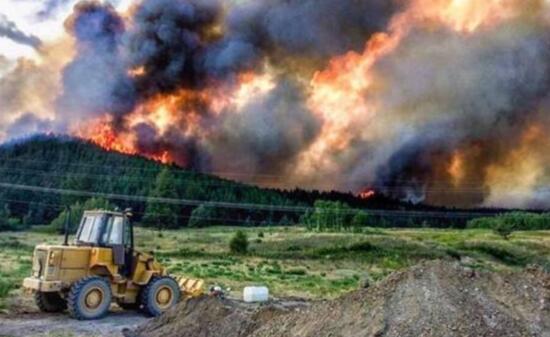 加拿大高温干燥致多地发生山火 目前213个火场正在燃烧