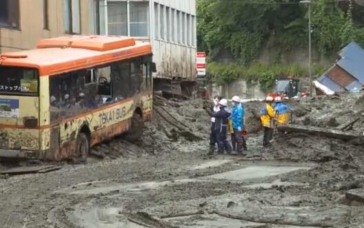 日本静冈泥石流灾害已造成7人死亡 目前救援人员在加紧搜救中