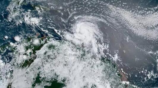 热带风暴艾尔莎登陆美国佛罗里达州 当地多个县遭遇停电