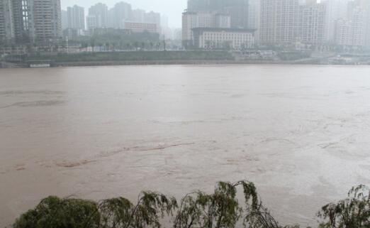 重庆暴雨多条河流超警戒水位 最大日降雨量高达157毫米