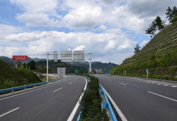 四川凉山交警公布事故多发路段和危险路段 部分路段受天气影响