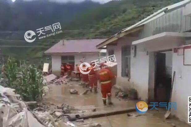 四川暴雨致木里项脚沟流域7条支沟齐发泥石流 乡村道路受损37公里 