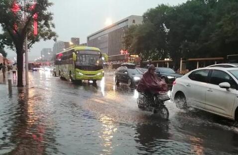 北京迎今年以来最强降雨 气象局启动四级应急响应