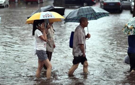 北京迎今年以来最强降雨 气象局启动四级应急响应