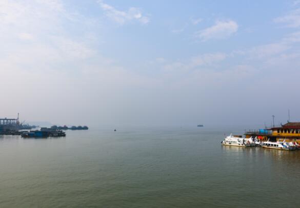 湖南和湖北里的湖指的是哪个湖泊 湖南和湖北的湖是指什么湖