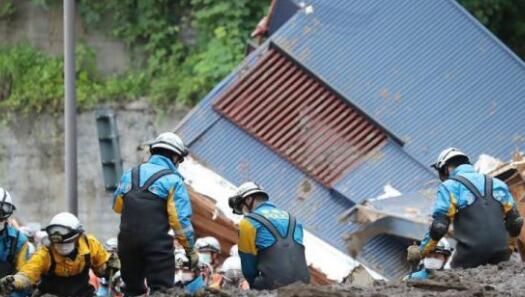 日本静冈县泥石流死亡人数增至10人 目前另有18人下落不明