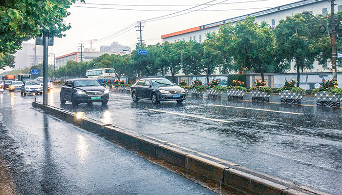 暴雨24小时降水量是多少毫米 暴雨每小时降水量多少