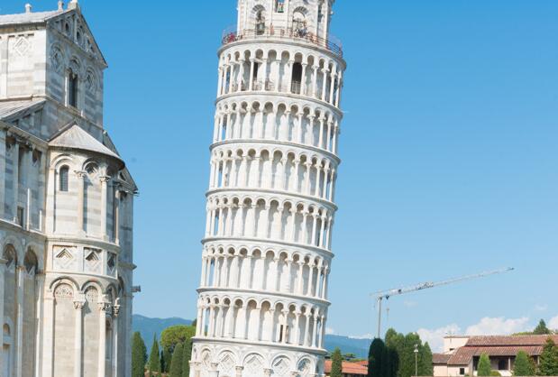意大利比萨斜塔为什么是斜的还不倒 比萨斜塔倾斜的主要原因是什么