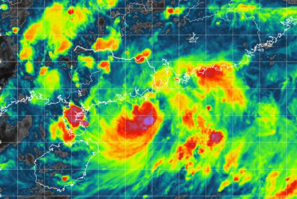 台风路径实时发布系统7号台风云图 “查帕卡”最新超清晰卫星云图更新