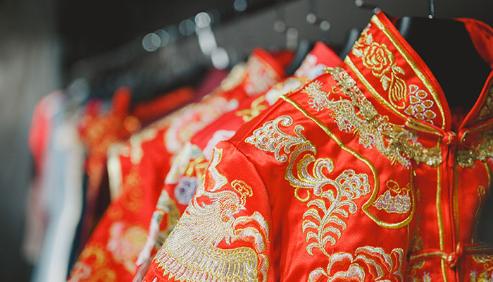 出门穿婚纱还是秀禾服 出门一定要穿秀禾服吗