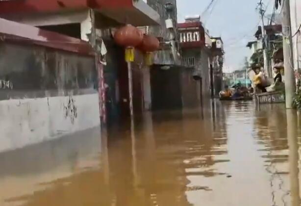 河南新乡一养老院遭河水倒灌 上百名老人被困急需物资帮助