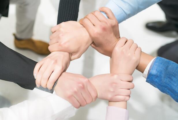 我一定鼎力相助和写作文不加点哪个用错了 鼎力相助和文不加点什么意思