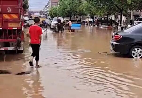 湖北宜城暴雨后街道满目疮痍 宜城的降雨有多恐怖？