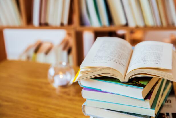 有些书放久了会泛黄主要因为什么 书本放久了为什么会变黄