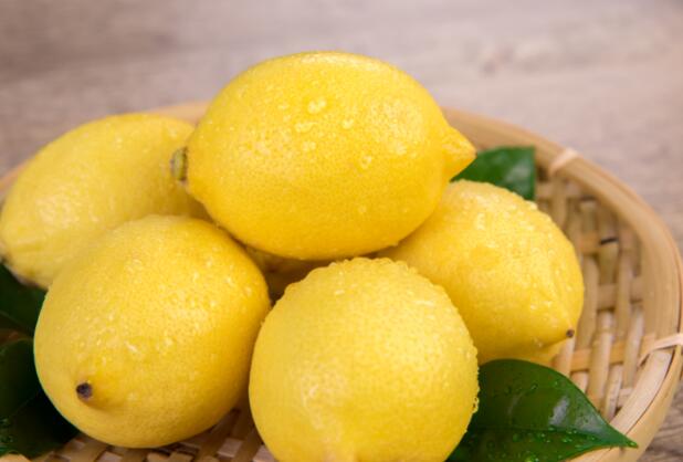 每天一杯柠檬水就能有效美白吗 每天一杯柠檬水能不能美白