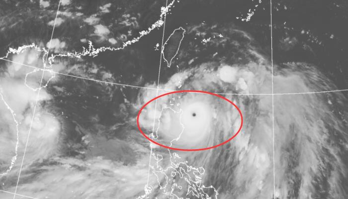 2021年第十四号台风灿都最新卫星云图 台风眼又圆又光滑