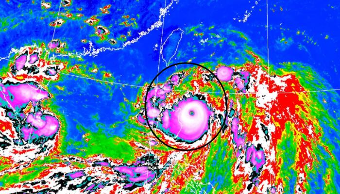 2021年第十四号台风灿都最新卫星云图 台风眼又圆又光滑