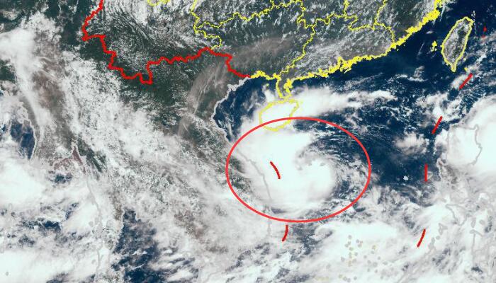 中央气象台继续发布台风蓝色预警 13号台风康森给海南带来强风雨