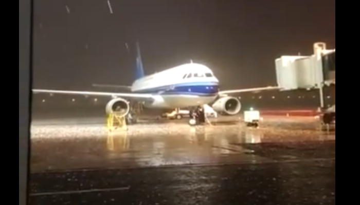 国庆第一天大连冰雹突袭 大连飞机受影响致航班延误或取消