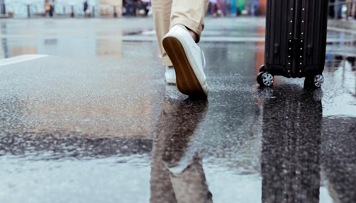 今江苏降雨继续局部暴雨 明冷空气来袭多地降温显著