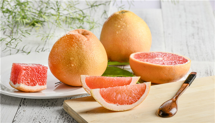 红心柚为什么果肉是淡粉色的 红柚的果肉为什么是浅粉色