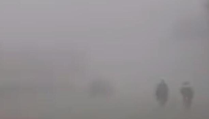 大雾影响北京大兴机场出港航班推至11:30后 多条高速路段进行封闭