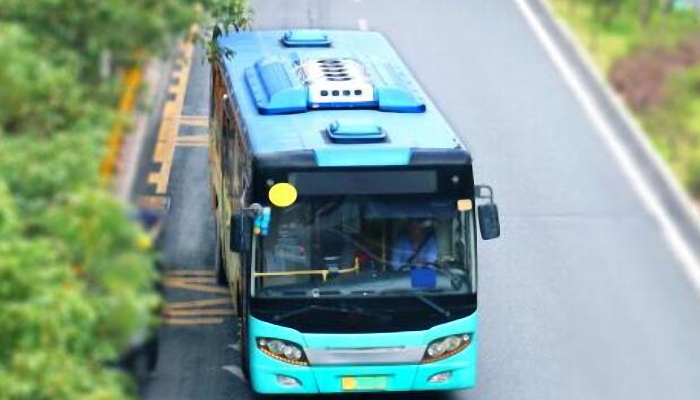 公交车超载的标准是1平米站多少人 公交车超载的标准是什么