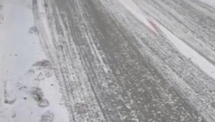 道路结冰影响甘肃这条高速路段交通管制 禁止所有车辆驶入